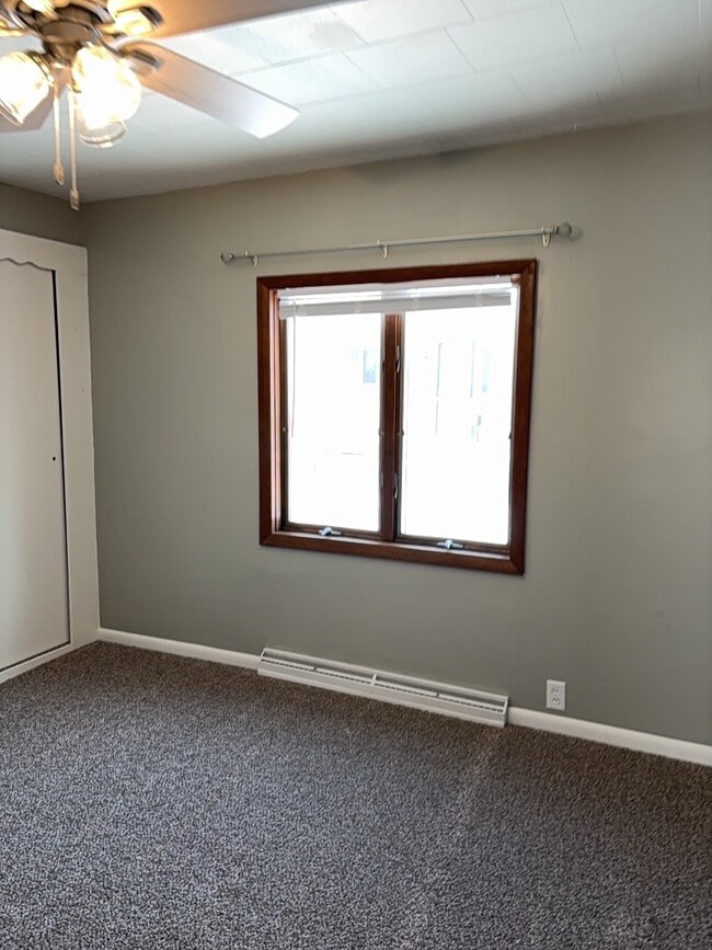 Building Photo - 520 E Washington St