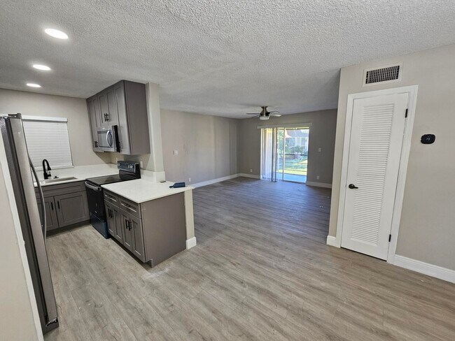 Building Photo - 1301 NW 12th Ave