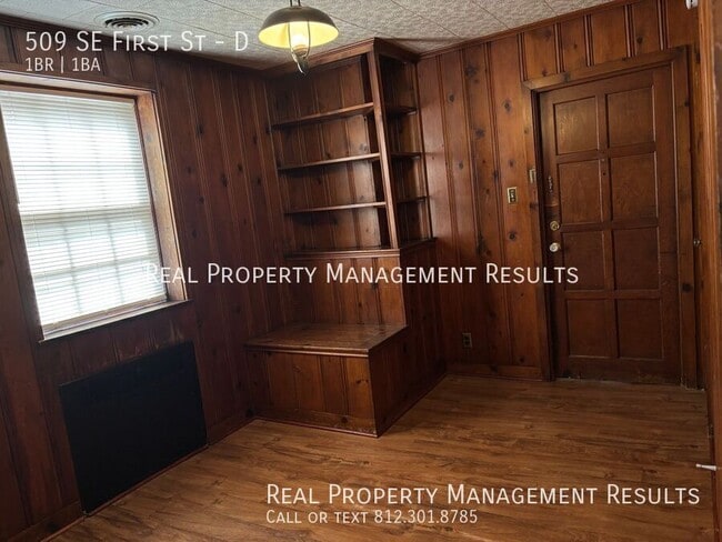 Building Photo - 509 SE First St-D