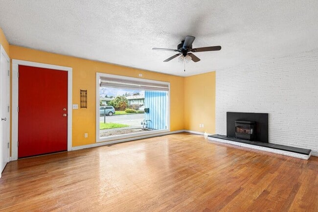 Building Photo - 8580 SE 34th Ave