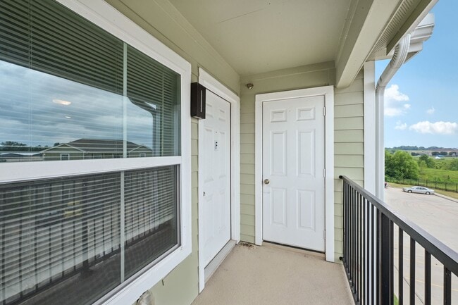 Building Photo - 254 Plez Morgan Dr