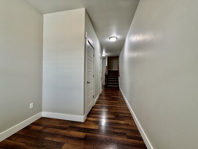 Building Photo - 6928 Village River Ln