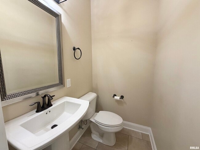 Building Photo - 1805 Blue Stone Dr
