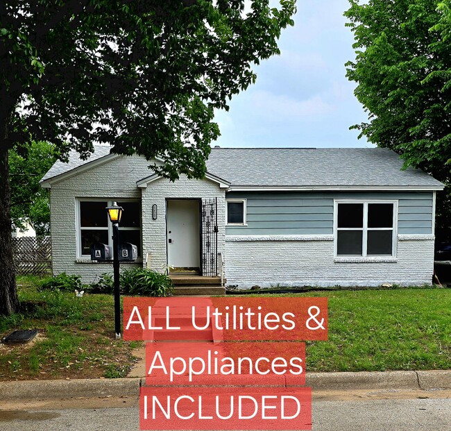 Primary Photo - 1620 Oakwood St