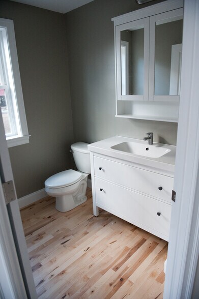 Building Photo - 635 Hanover Street