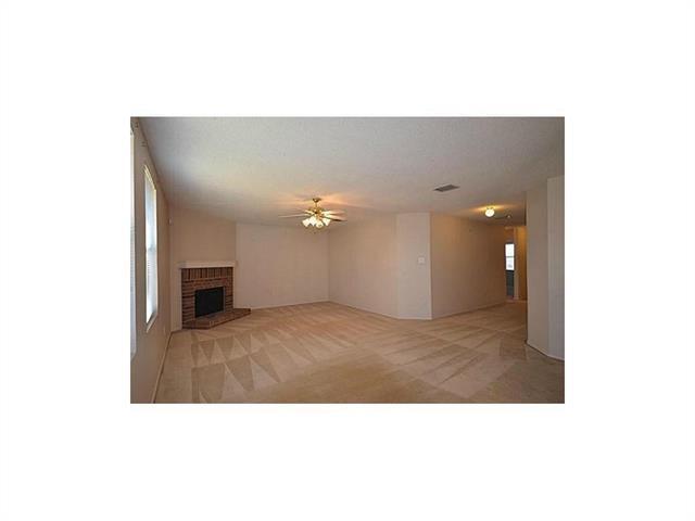 Building Photo - 907 Sanden Blvd