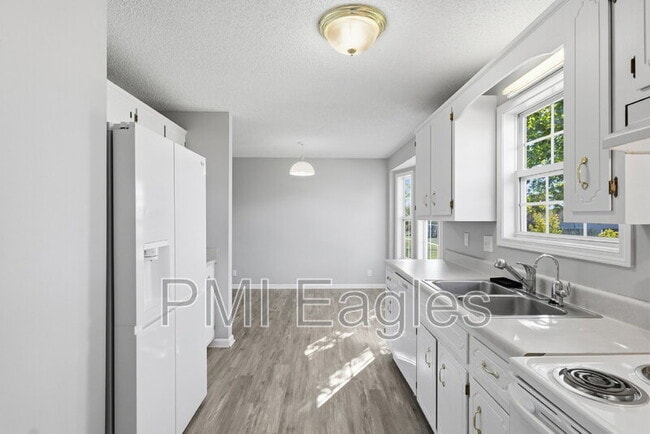 Building Photo - 112 Waterford Dr