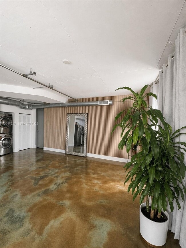 Building Photo - 455 NE 25th St
