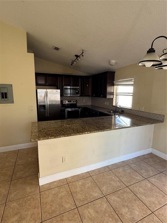 Building Photo - 2399 Harbor Town Dr
