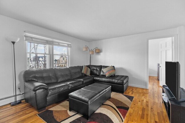 Building Photo - 70 Carroll Ave