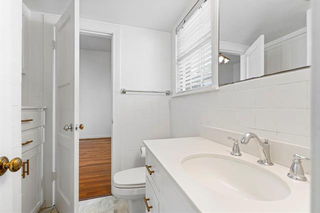 Building Photo - 4407 Bonham St