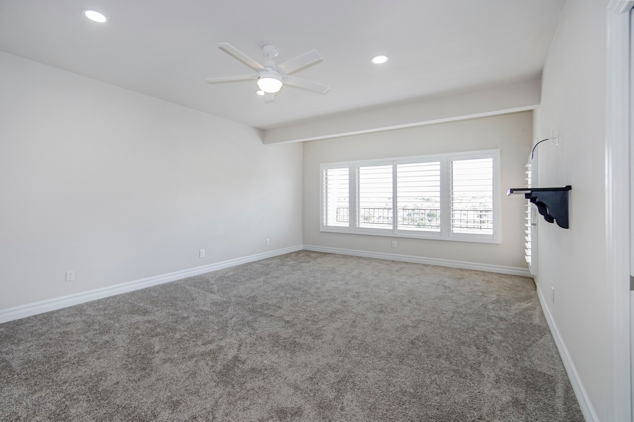Building Photo - 6489 Calle Placido Dr