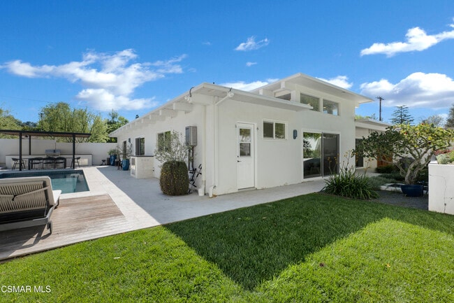 Building Photo - 4500 Stark Ave