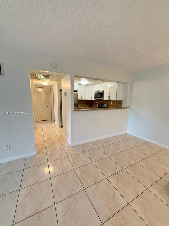 Building Photo - 5805 Washington St