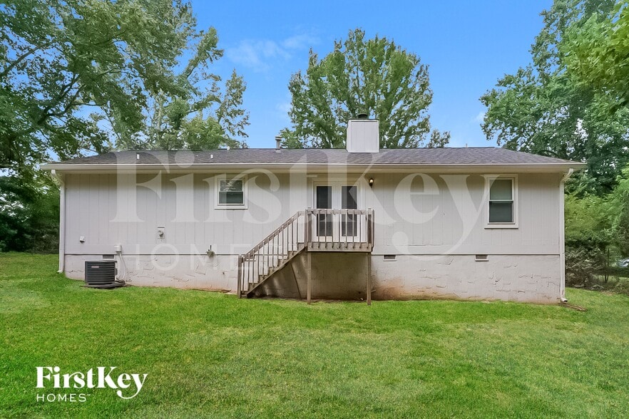 Building Photo - 4138 Chapel Hill Rd