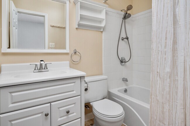 Building Photo - 1534 Lowell Ct