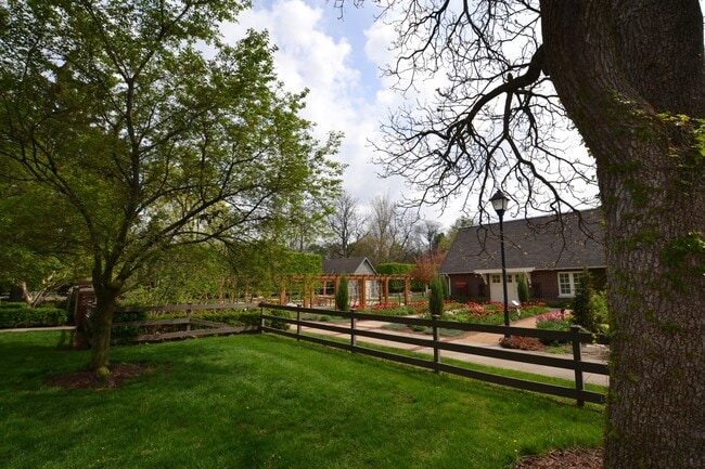 Building Photo - Newly Renovated 4 Bedroom Near Franklin Park- First month rent free