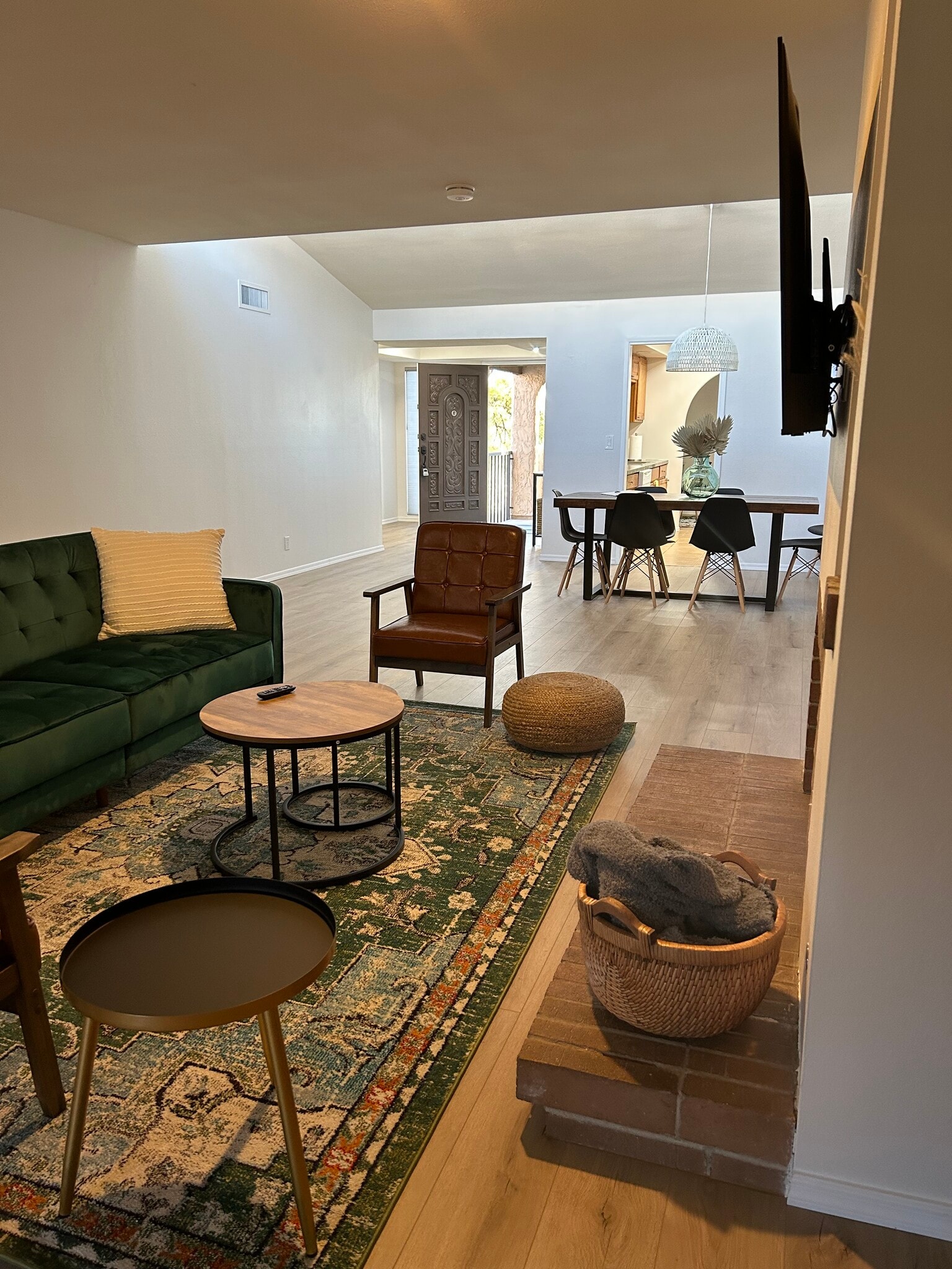 Family Room (common area) - 440 N Dodge Blvd