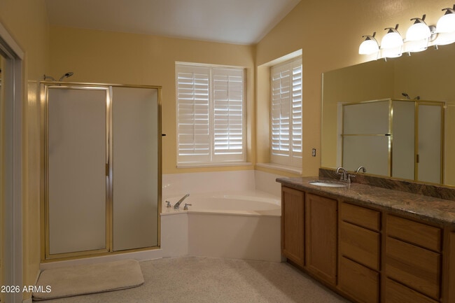 Building Photo - 844 W Azalea Dr