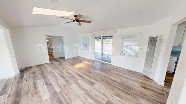 Building Photo - 3840 Alameda Way