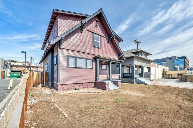 Building Photo - FULLY FURNISHED & BEAUTIFULLY REMODELED CLASSIC HOME NEAR UNR WITH UNBEATABLE I-80 ACCESS