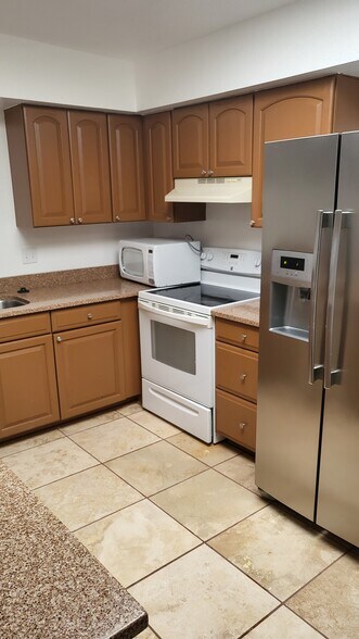 Kitchen - 235 E Scheibe Way