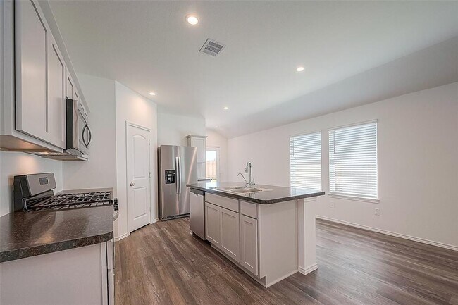 Building Photo - 5734 Avalon Woods Dr