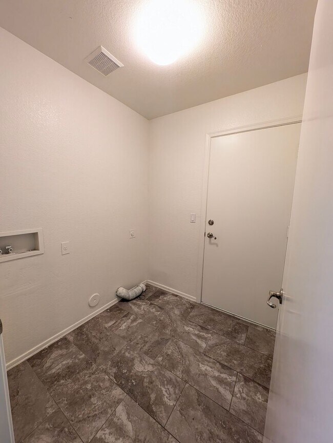 Building Photo - AVAILABLE NOW IN SAN TAN RANCH GILBERT!!!