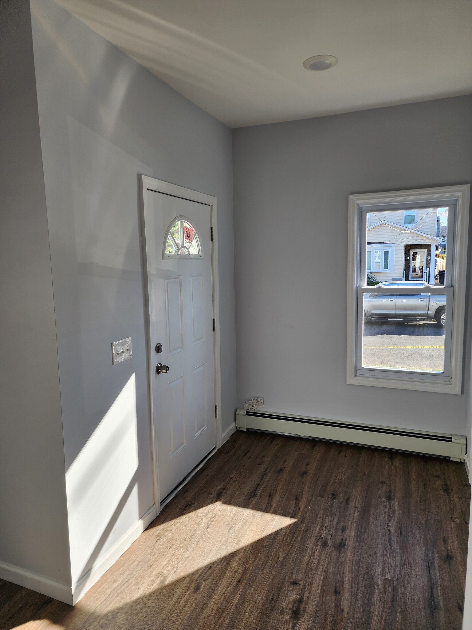 Building Photo - 344 Miltonia St