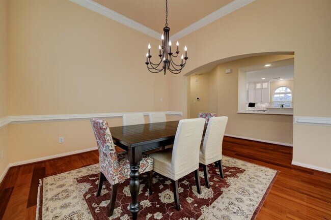 Building Photo - 5022 Coral Gables Dr