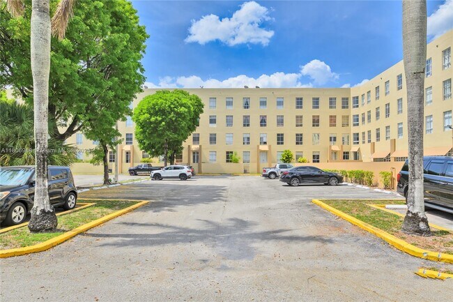 Building Photo - 7400 W 20th Ave