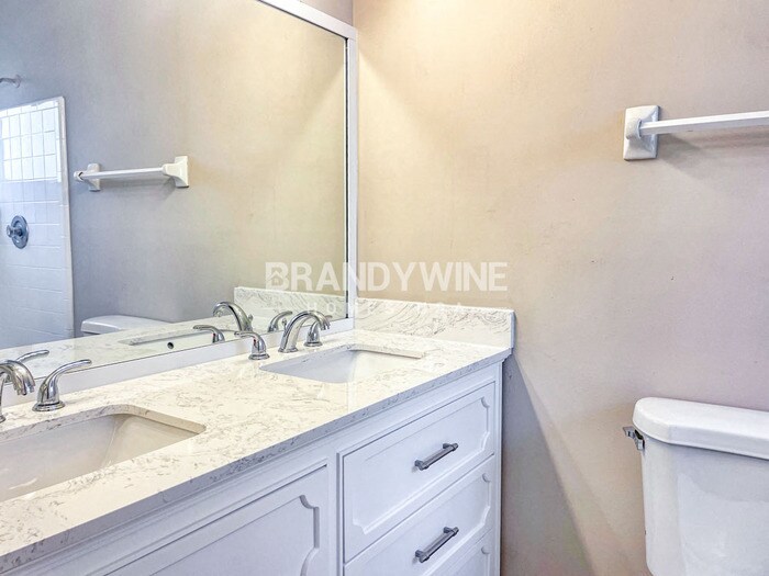 Building Photo - 1433 Kingfisher Ln N