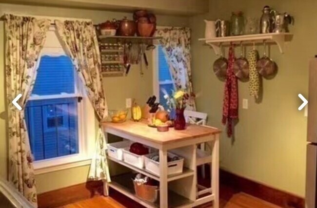 Building Photo - 143 W 8th St