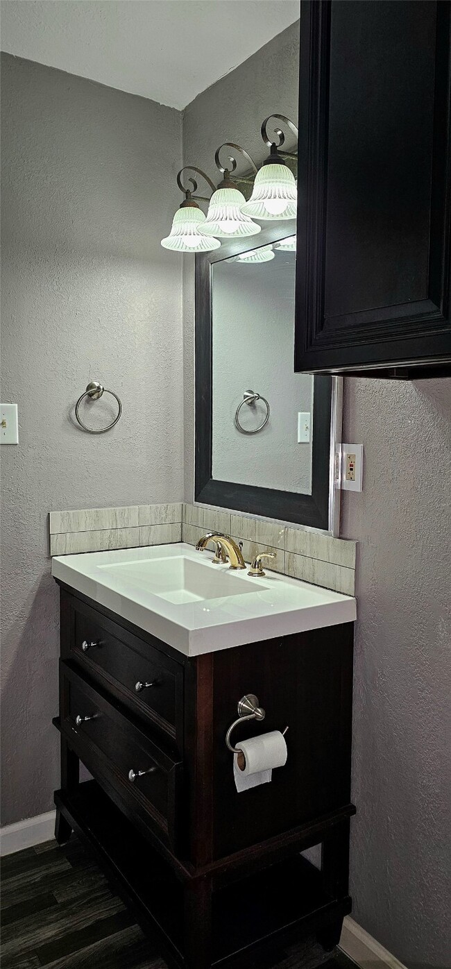 Building Photo - 10983 Maywood St