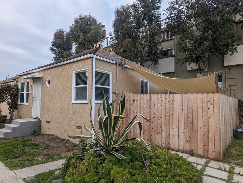 Building Photo - 648 Rose Ave