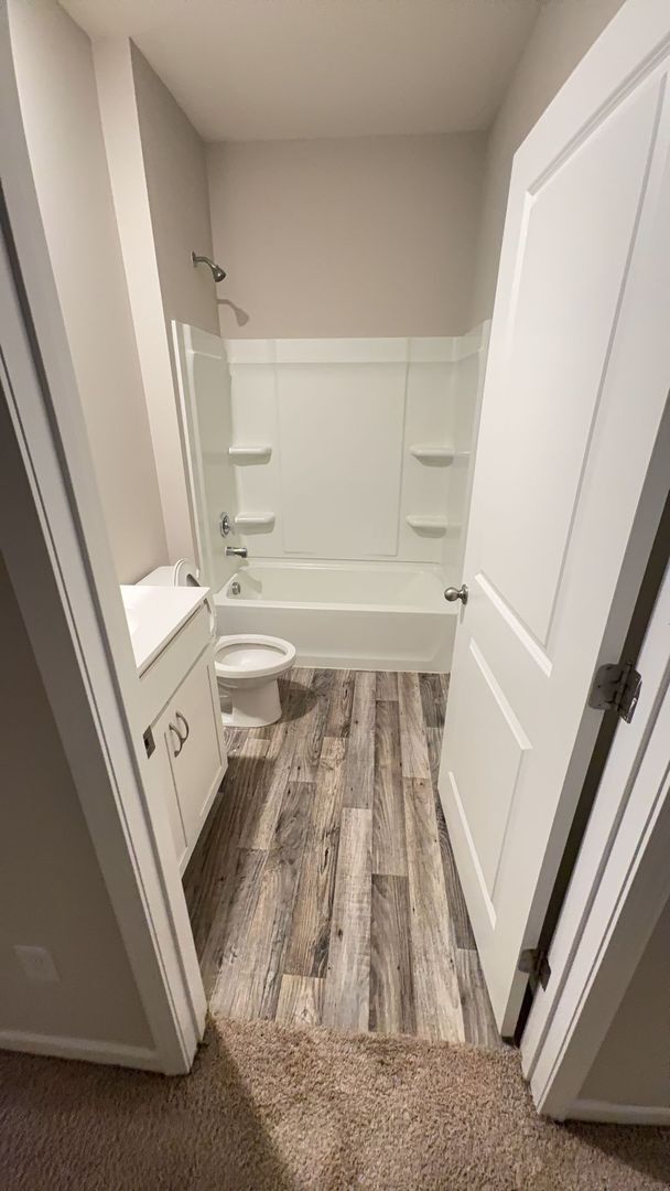 Building Photo - Stunning Spacious 4 bedroom 3 bath home in Oakland