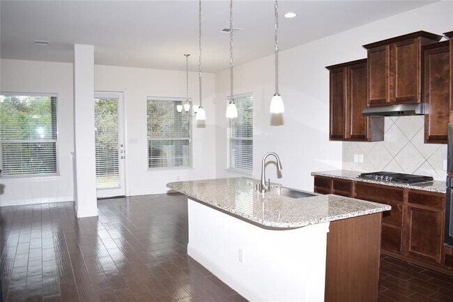 Building Photo - 3001 Tempe Dr