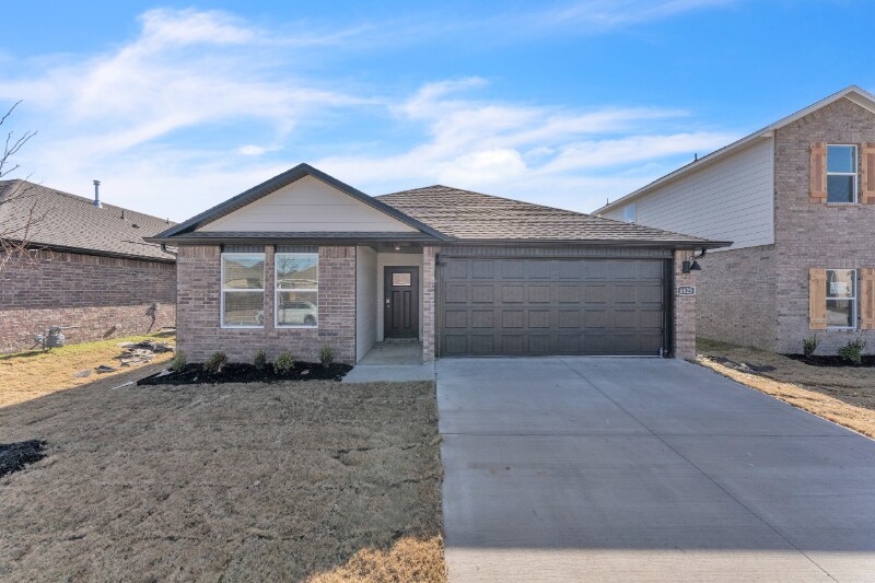 Building Photo - 4671 W Aurora St