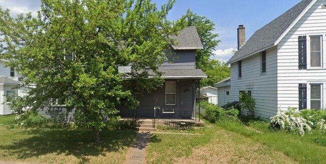 Building Photo - 115 E Somo Ave