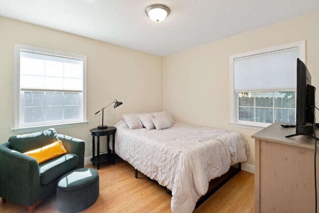 Building Photo - 4311 Cabrillo Way