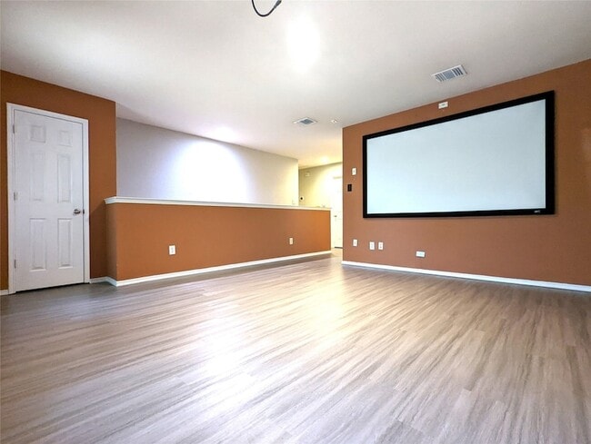 Building Photo - 9898 Dartmouth Dr