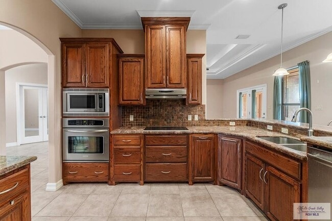Building Photo - 109 Wild Olive