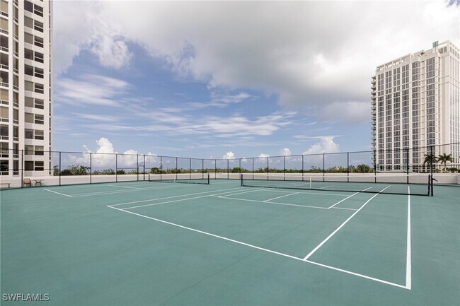 Building Photo - 6849 Grenadier Blvd