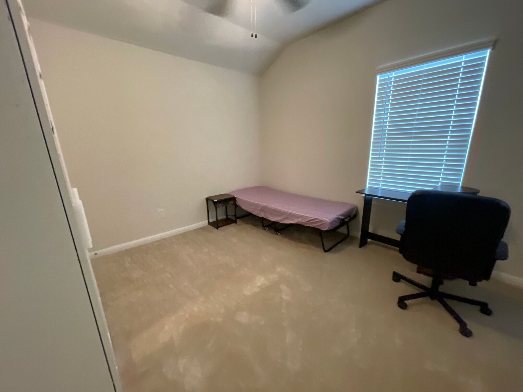 Building Photo - Room in House on Regatta Trl