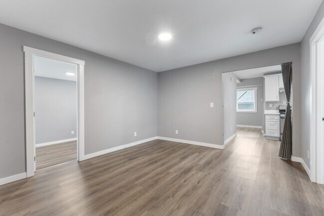 Building Photo - Modern 2-Bed Apartment in Heart of Tacoma