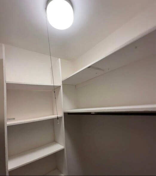 Building Photo - 17 Towne Ln