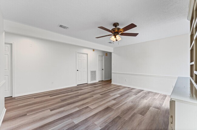 Building Photo - 110 Shadow Wood Dr