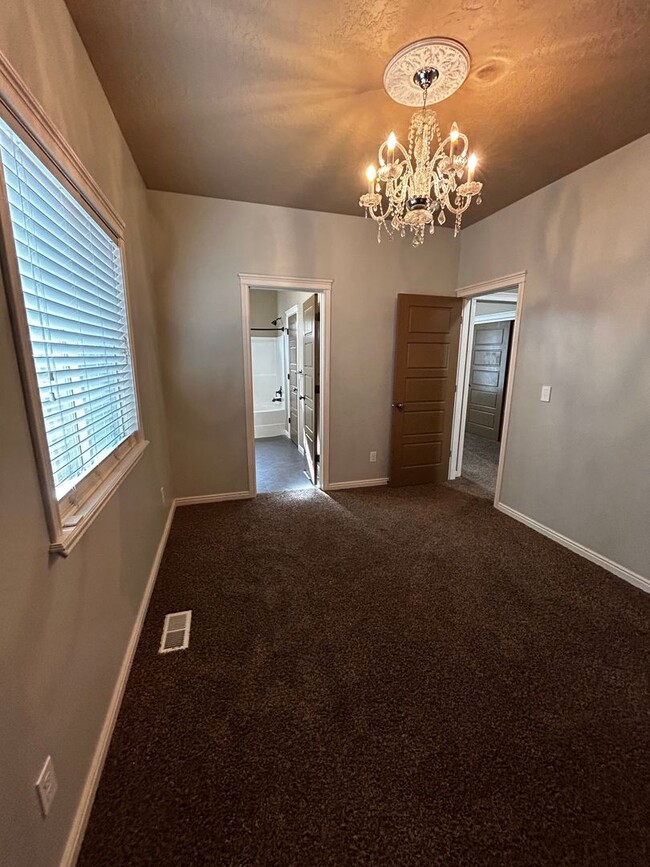 Building Photo - 3 Bedroom 2.5 Half Bath Home in Tuscany Vi...