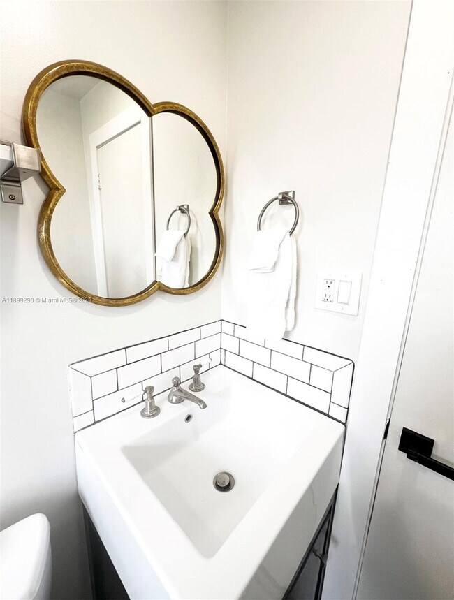 Building Photo - 11241 SW 7th Terrace