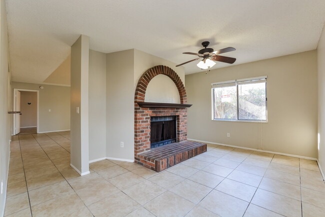 Building Photo - 490 Chicago Woods Cir